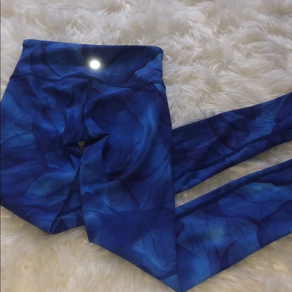 lululemon leggings NEVER BEEN WORN size 2 - Picture 2 of 6